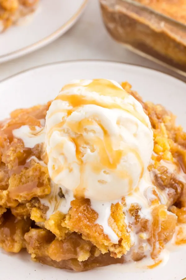 Easy Caramel Apple Dump Cake