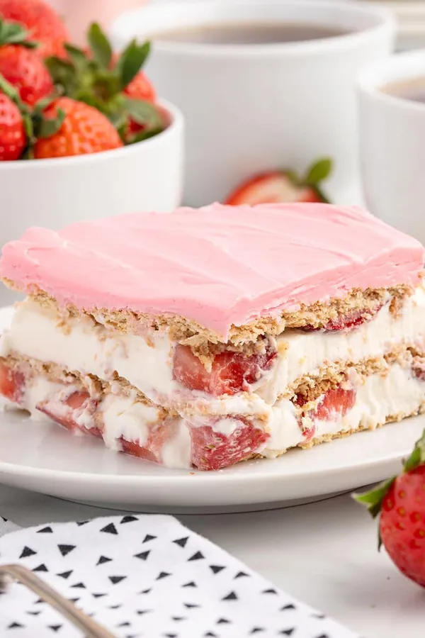Strawberries and Cream Eclair Cake