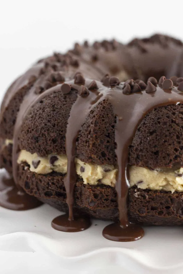 The Best Chocolate Chip Cookie Dough Cake Recipe
