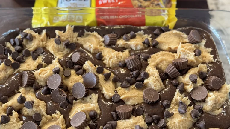 18 Delicious Sheet Pan Cake Recipes for a Crowd (Perfect for Your Next Get-Together)