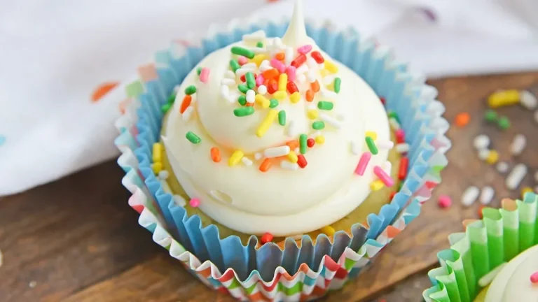 19 Adorable Cake Recipes for Two (For Cozy Nights)