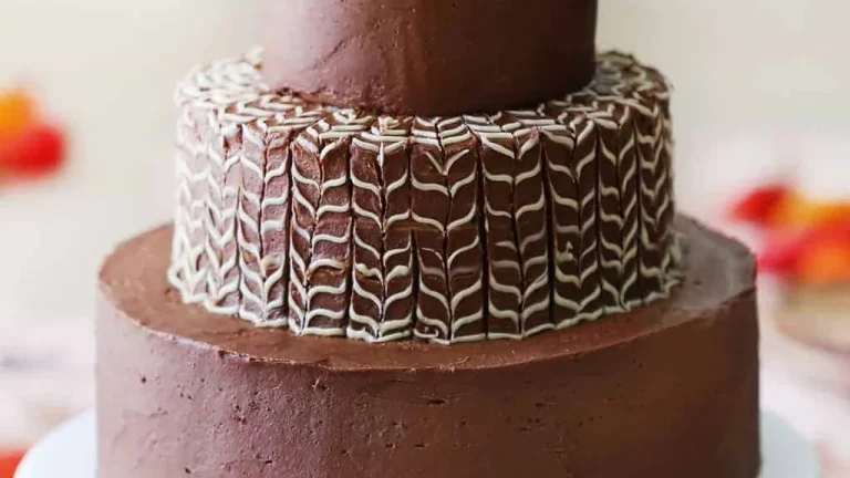 31 Showstopping Super Bowl Party Cakes (that are always a hit)