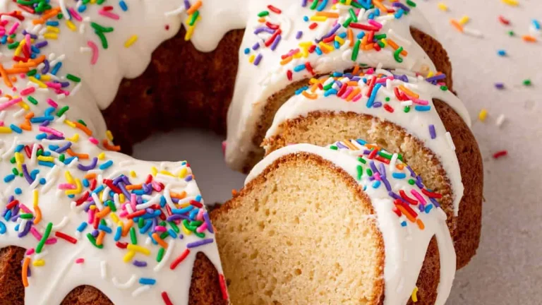 40 Delicious Cakes for a Summer Dinner Party (that everyone will love)