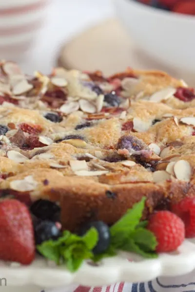 Grain-free Cake with Fresh Berries