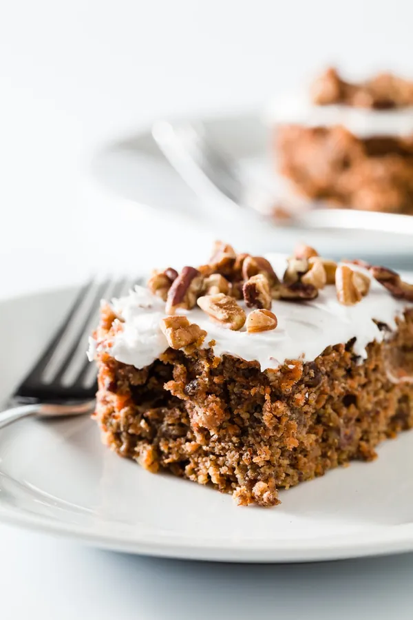 Healthy Paleo Carrot Cake (Gluten-free and Dairy-free)