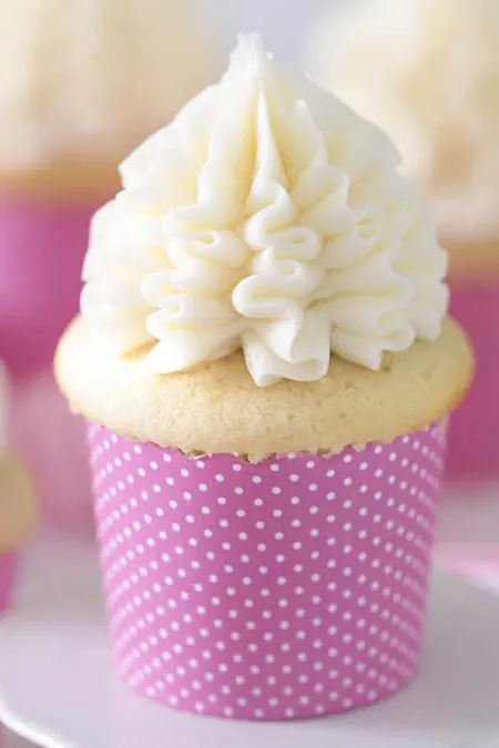 Moist Vanilla Cupcakes