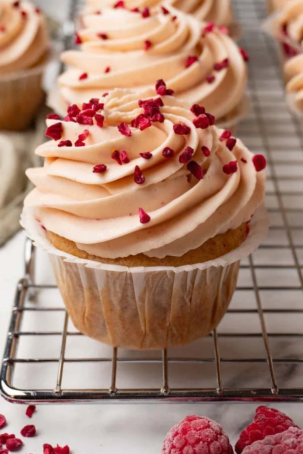 Raspberry cupcakes