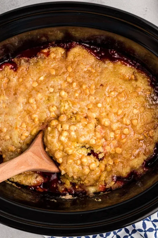 Slow Cooker Cherry Dump Cake