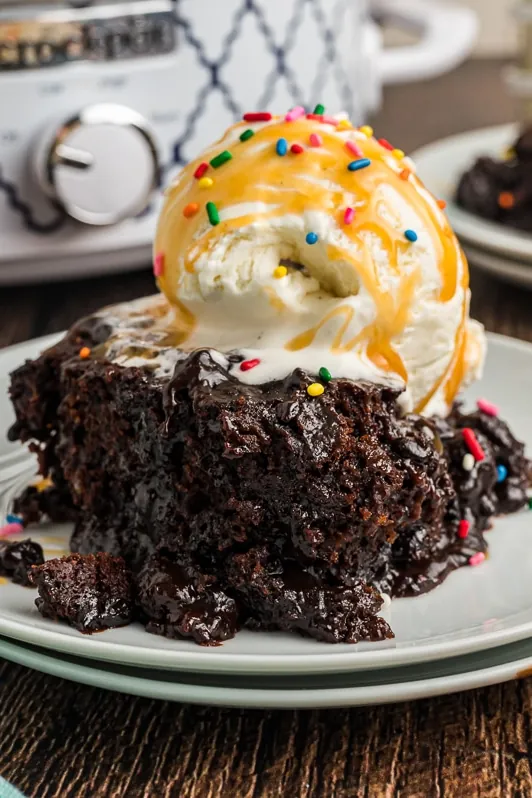 Slow Cooker Hot Fudge Cake