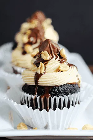 Snickers Cupcakes