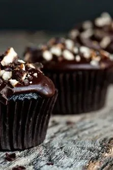 Stout Cupcakes with Chocolate Covered Pretzels