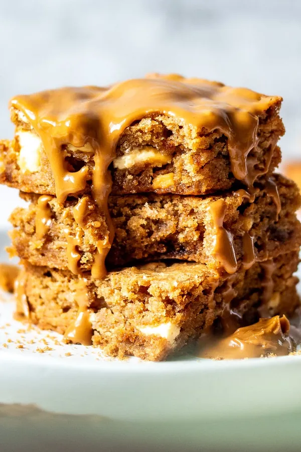 Biscoff Blondies - Lotus Biscoff Blondies Recipe
