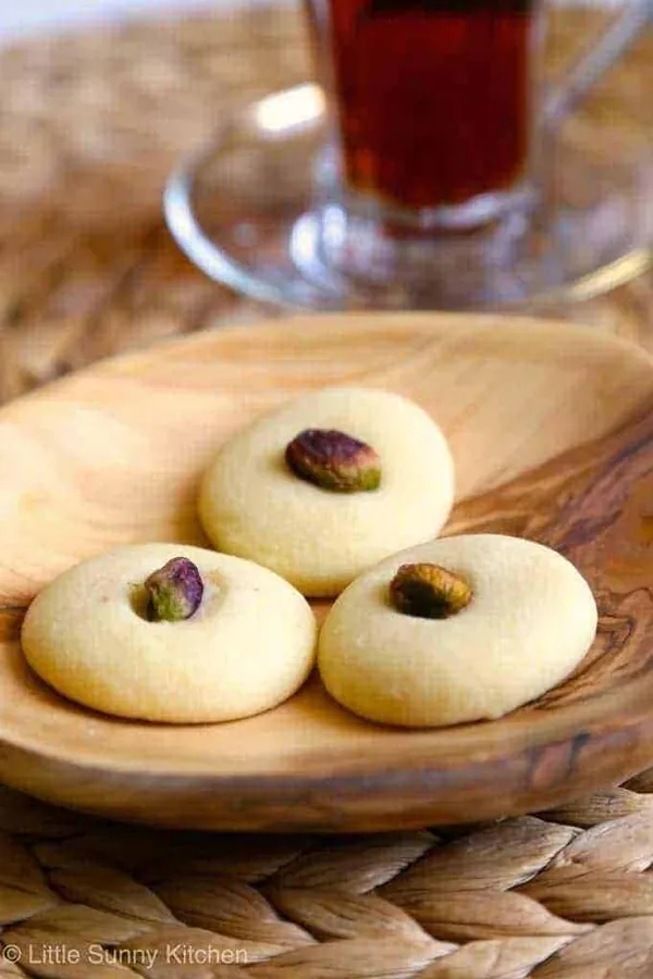 Ghraybeh (Middle Eastern Shortbread Cookies)