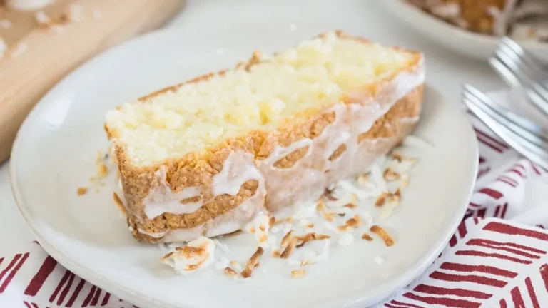 19 Amazing Moist Pound Cakes (You Need To Try ASAP)