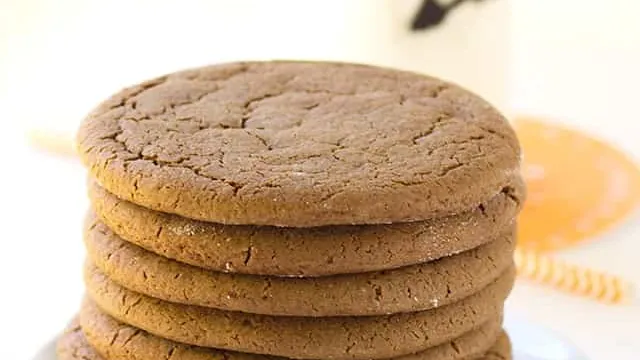 9 Sweet Molasses Cookie Recipes (That Taste Amazing)