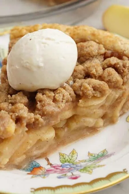 Apple Crumble Pie
