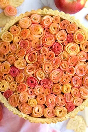 Apple Roses Pie