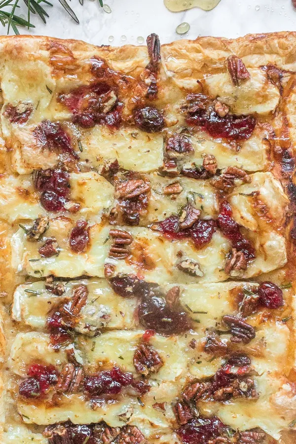 Brie and Cranberry Tart with Puff Pastry