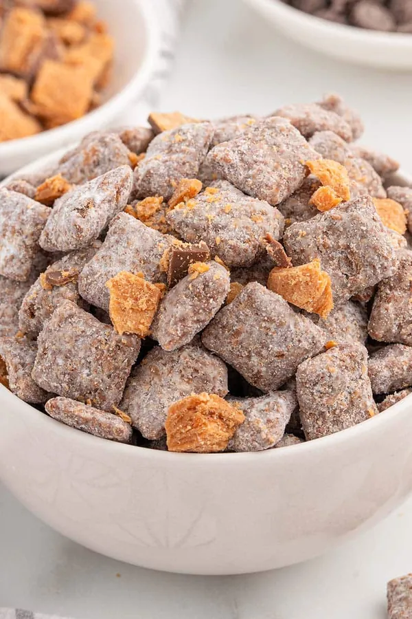 Butterfinger Puppy Chow