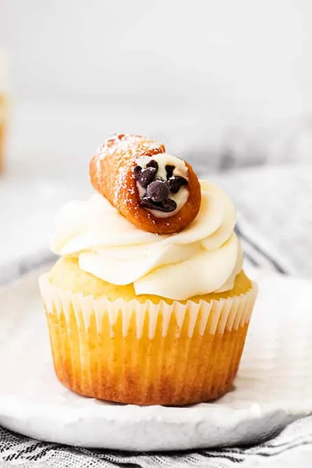 Cannoli Cupcakes