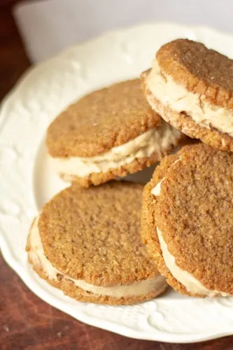 Maple Cream Cookies
