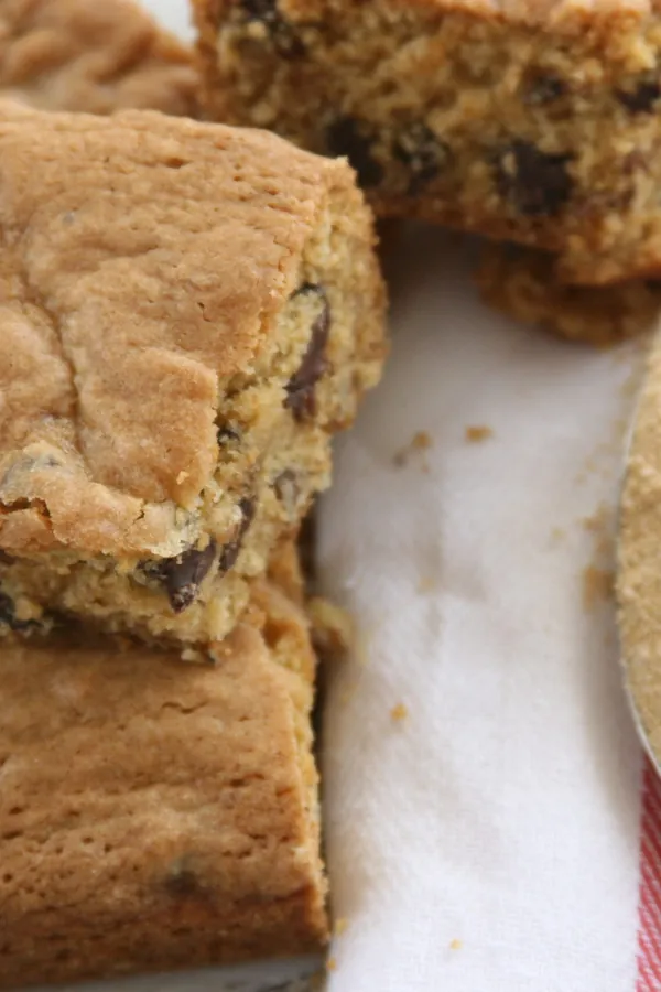 Maple-Pecan Blondie Bars