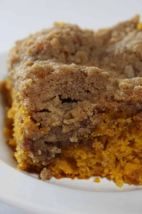 Pumpkin Cinnamon Roll Crumb Cake