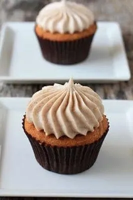Pumpkin Cupcakes with Cinnamon Cream Cheese Frosting