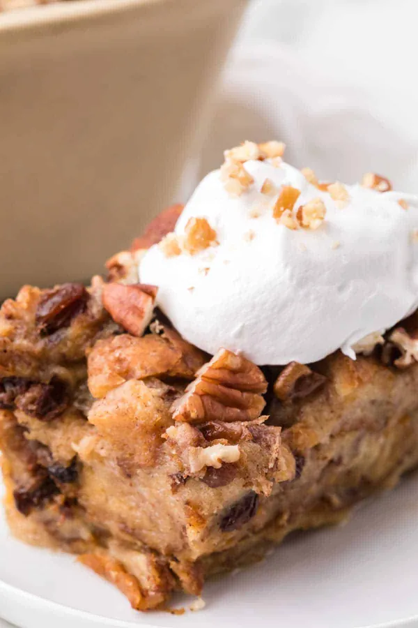 Slow Cooker Cinnamon Raisin Bread Pudding