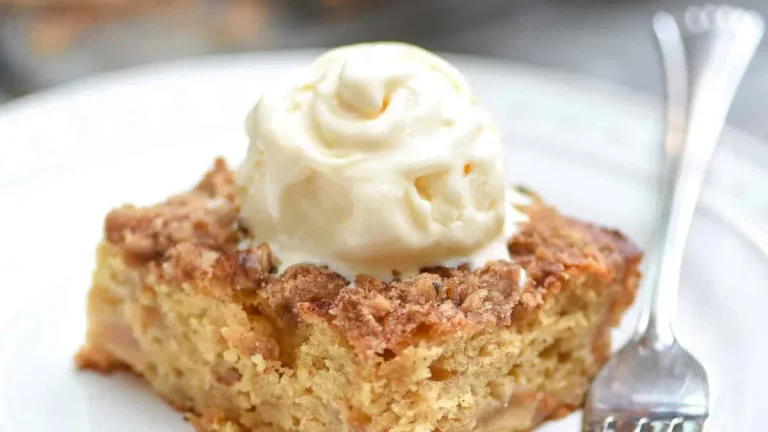 20 Cozy Crumble Cake Recipes (That You’ll Love)