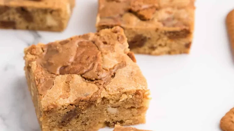 30 Sweet Blondies Recipes (That Taste Amazing)
