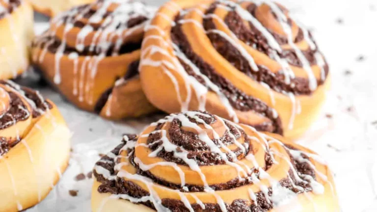 31 Yummy Sweet Rolls (That Everyone Will Love)