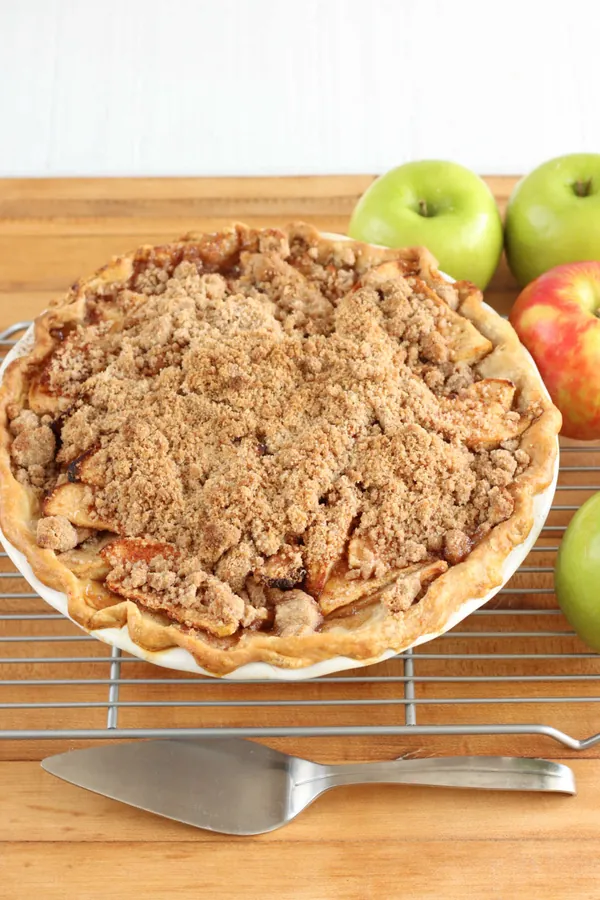 Apple Crumble Pie