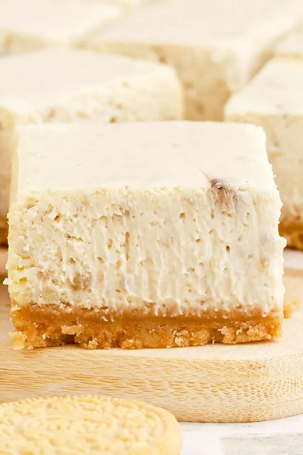 Banana Cream Pie Cheesecake Bars