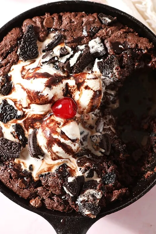 Brownie Skillet with Oreos