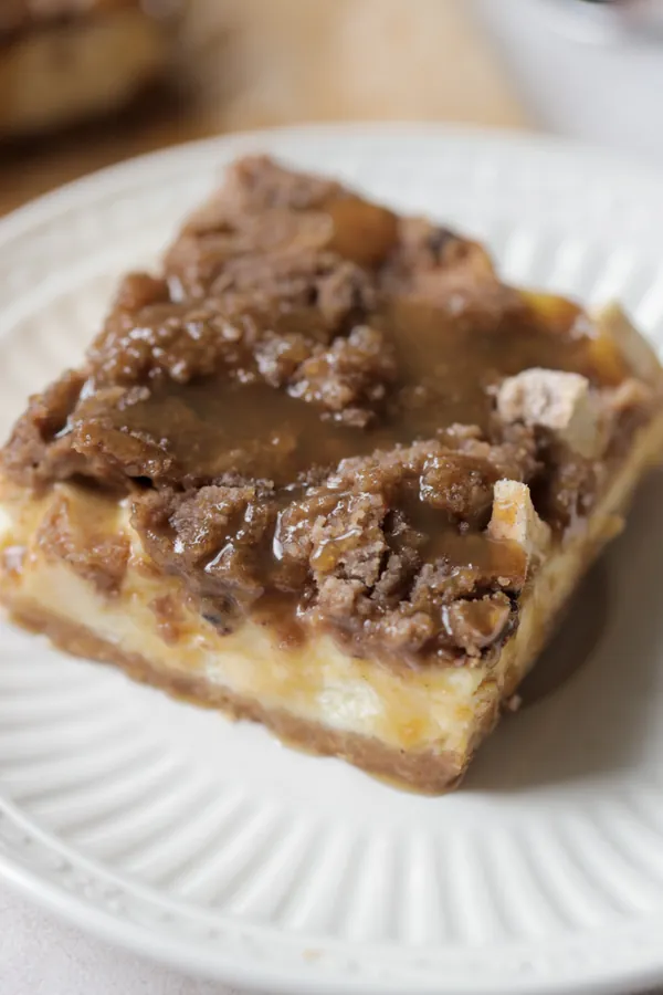 Caramel Apple Cheesecake Bars