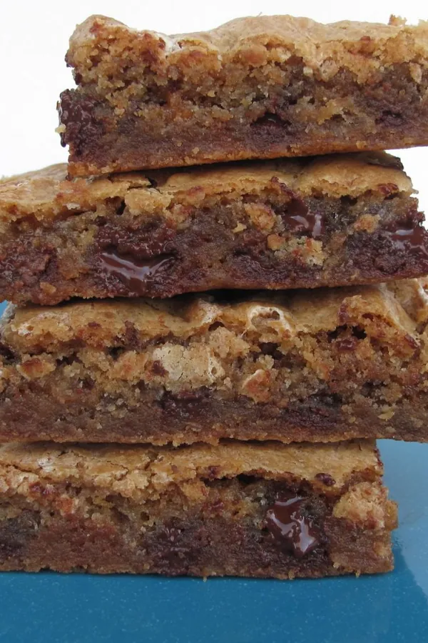 Chewy Chocolate Toffee Marshmallow Cookie Bars