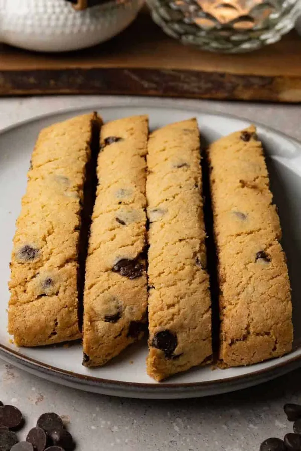 Chocolate chip biscotti
