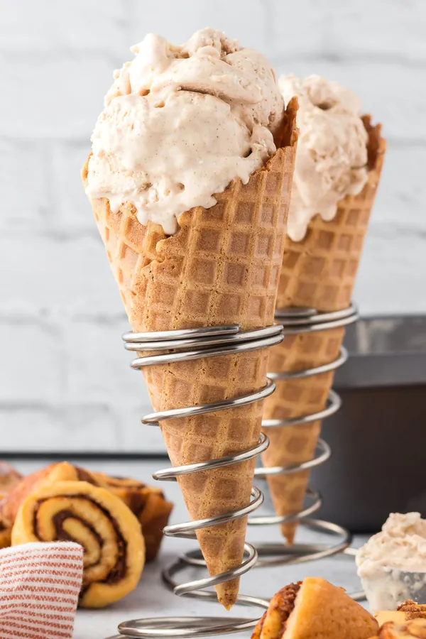 Cinnamon Ice Cream (No-Churn)