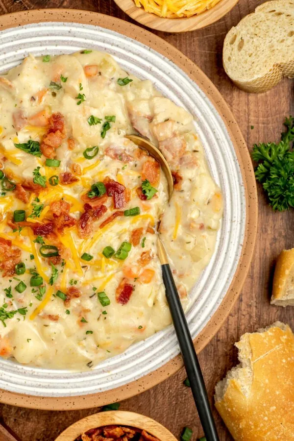 Cozy Up with These 5 Hearty Soups, Stews & Chilis – Perfect for Fall Nights! 🍁🥣
