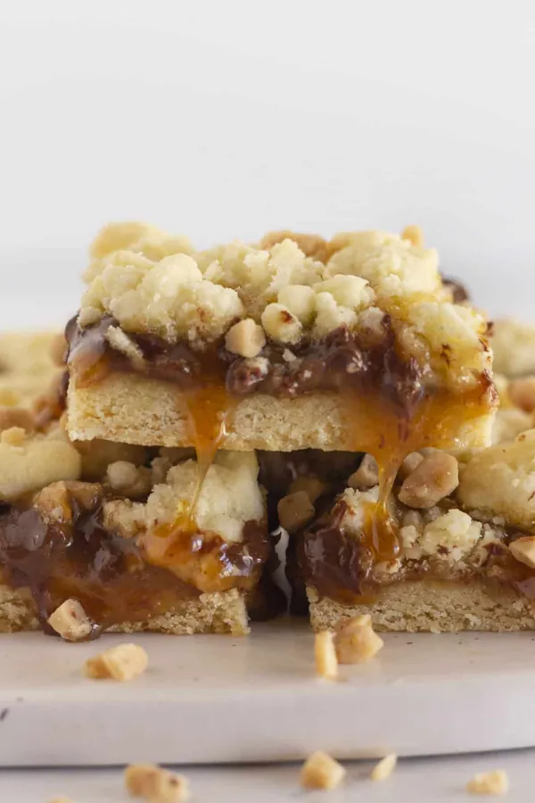 Easy Toffee Cookie Bars with Chocolate Chips