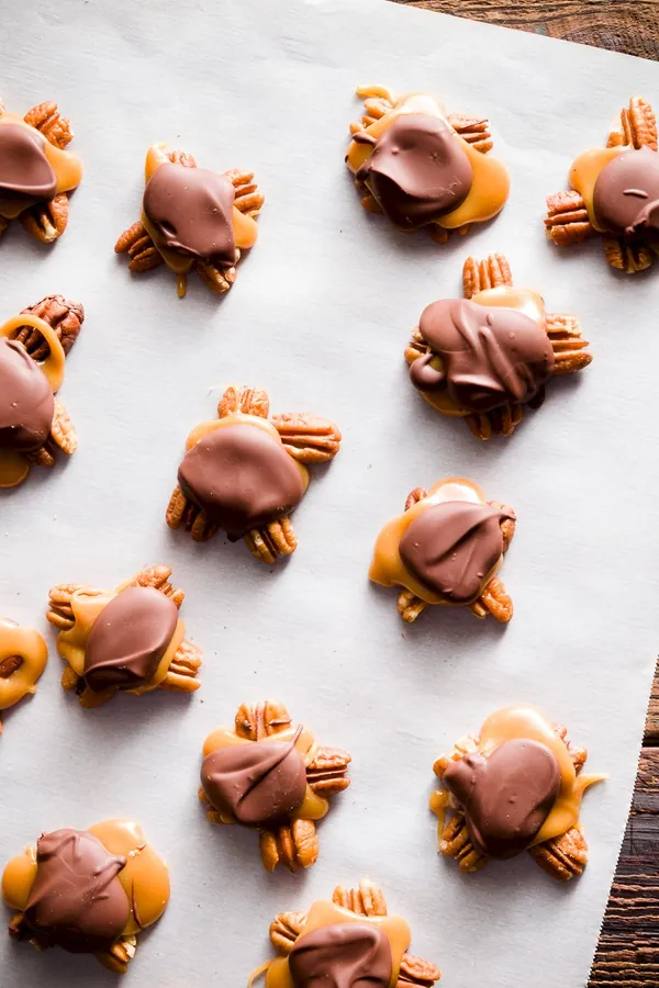 Homemade Chocolate Turtles