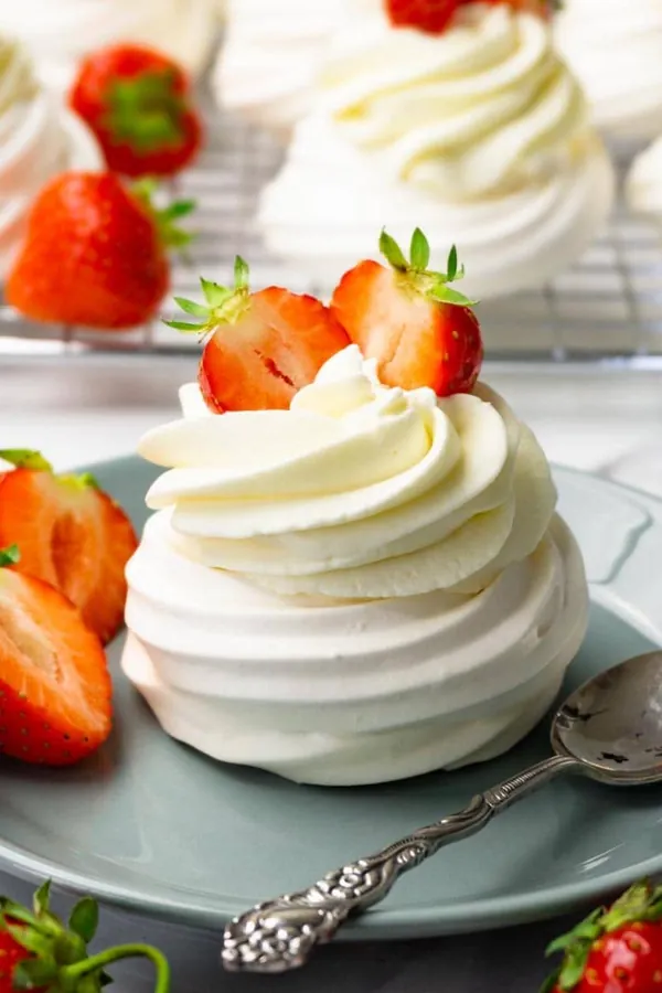 Mini pavlova