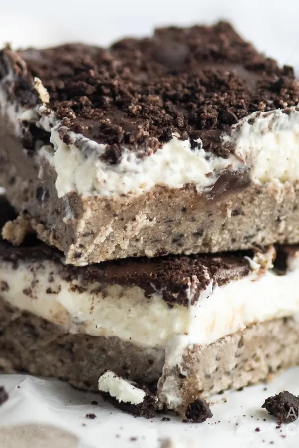 Oreo Cheesecake Bars