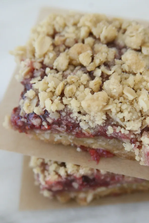 Raspberry Oatmeal Crumble Bars