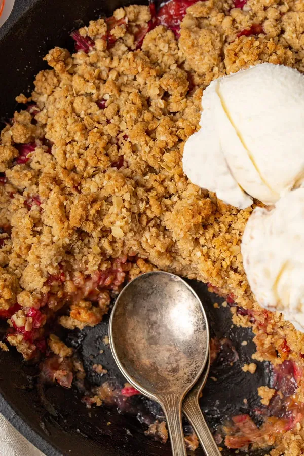 Rhubarb Crisp