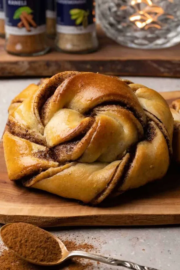 Swedish cinnamon buns kanelbullar