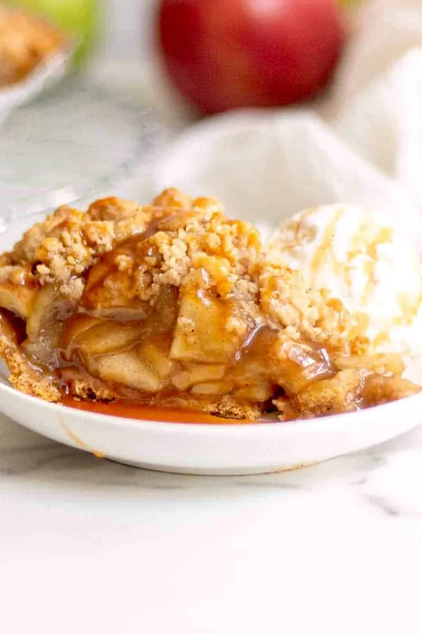 Apple Pie with Graham Cracker Crust - Easy Recipe