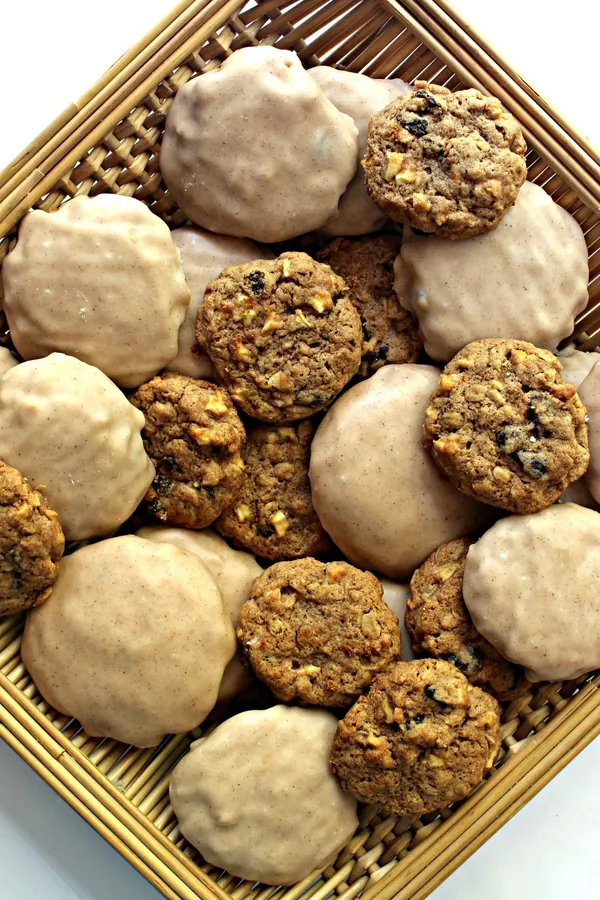 Apple Raisin Oatmeal Cookies