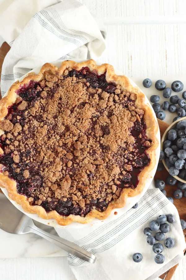Blueberry Crumble Pie
